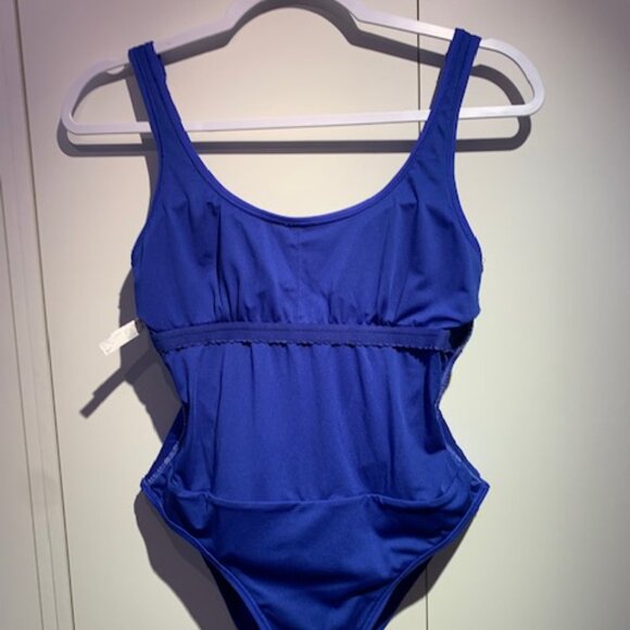 AquaRose Swimsuit - Picture 4 of 6